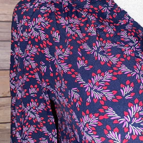 🎈Sale🎈NWOT Loft Ruffle Detailed V-Neck Blouse - Picture 4 of 10